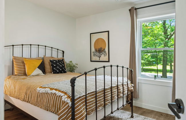 Lake Daze by Avantstay Lakefront w/ Modern Interior, Enclosed Porch & Hot Tub - Foto 37