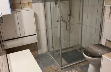 Möbliertes Haus mit Garten im Herzen von Moers - Foto 8