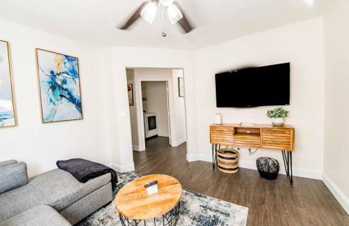 Gorgeous home away from home 3 bed 3 bath W/ pool - Foto 42