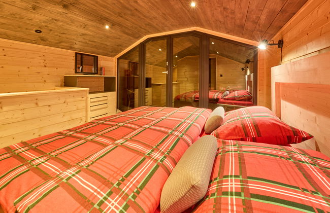 Luxe Timber Lodge & Pet Retreat - Photo 21