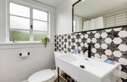 Deacon Stays: The Polo - Walk to WFU - Foto 32