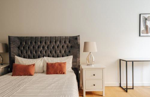 LUXURY 3 Bed 3 Bath Apartment in Central London - Photo 24
