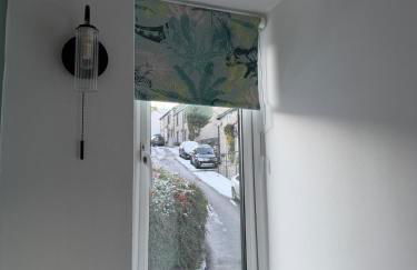 Northcliffe - Stylish Stone Cottage - Spa Bath - Peak Views - Photo 25