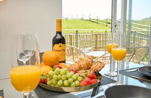 Riviera View - A Stunning Large 1 Bed Apt - Private Parking - 5 Mins To Beach - Dog Friendly - Close To Ventnor, Shanklin & Sandown - Ideal For Friends, Families & Business Travellers - Managed By "Greenstay Serviced Accommodation" - Foto 23