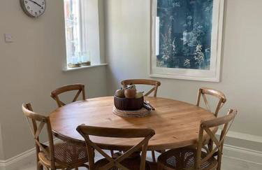 Holly Cottage, 2, Northbrook Park, Farnham-up to 6 adults - Photo 4