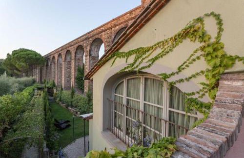 La Dimora dei Conti, Indulge in a Country Farmhouse Apartment with Jacuzzi Facing the Town! - Foto 105