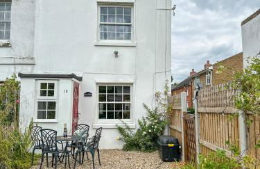 Canterbury Oasis - Modern 2-Bed Home with FREE Parking - Foto 20