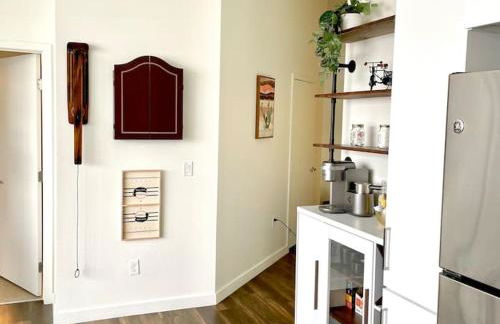 A Perfect Getaway in the Heart of the Action - Photo 9