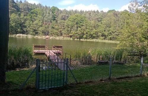 Urokliwy Domek nad Brzegiem Jeziora - Foto 13