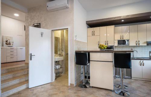 Villa Beauty with heated pool and jacuzzi - Photo 27