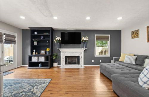 5 Minutes from Hospitals and UK! - Photo 8