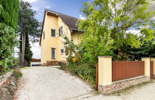 4 bedroom House in Fonyód with private pool and garden - Photo 17