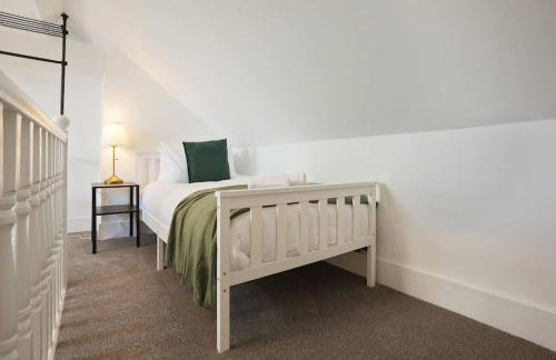 Beighton - 3 Bed Spacious Home with FREE Parking, Great for Groups & Families - Hosted by Stay Host Save - Foto 70