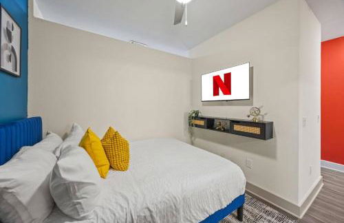 Studio with Patio, Pool, Gym, Parking & Queen Bed - Foto 12