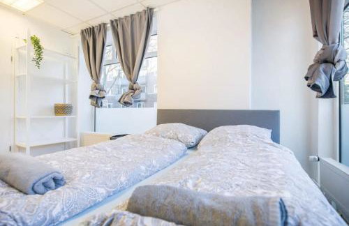 Spacious Two BR Close To Stadtpark and Street Parking - Foto 14