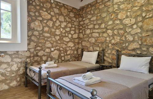 Alekos Cozy Stone 2BR Home Karya Center - Photo 15