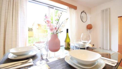 Cheerful Two-Bedroom Residential Home - Foto 4