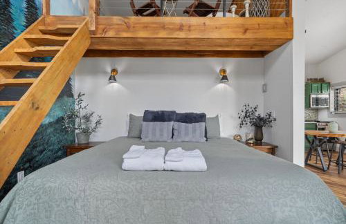 The Evergreen Treehouse with Winter Views - Foto 24