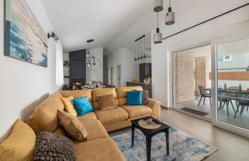 Cozy Home In Loborika With Wifi - Foto 5