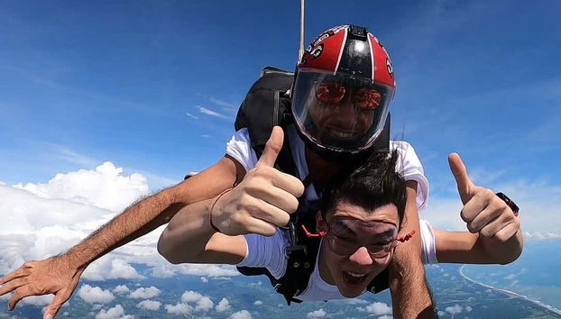Skydiving in Manuel Antonio - Foto 2