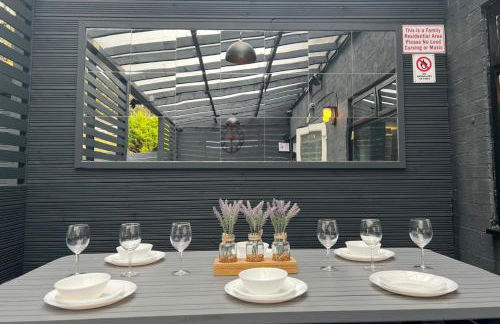 MODERN SUITES -5 Bedroom House- With FREE PARKING Birmingham city - Foto 70