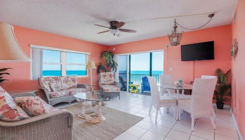 You cannot get any closer to the beach! 2BR condo - Foto 2