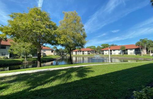 4330 Shorewalk lakeview condo close to IMG and Beach - Foto 18