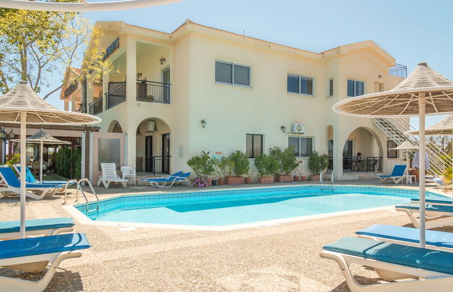 Hill View Restaurant & Apartments - Foto 1