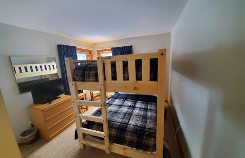 Trail Creek: Walk to lifts, ski home! Closest unit to lifts, ski home trail, sports center - Foto 18