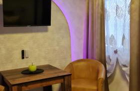 Best-Preis -Gold Suite- mit Netflix, Self-Check-In, eBike Ladestation, Fahrradraum, WLAN, Netflix und Massagesessel - direkt am Elberadweg im Herzen von Wittenberge - Foto 8