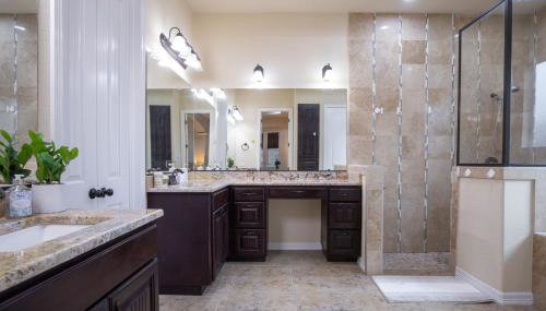 Randolph Central Location, 1-story, Chef Kitchen, Creekside - Foto 2