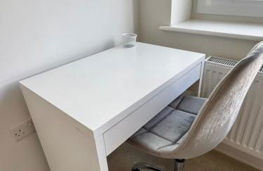 Brand-new flat, King Bed, Sofa Bed with full kitchen, Wi-Fi, self check-in Central location near everything - Foto 37