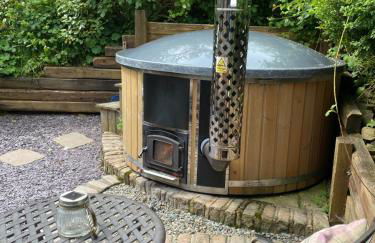 Romantic Cottage with Wood-fired Hot tub and Outdoor Pizza Oven - Foto 21