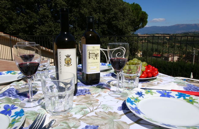 Beautiful Farmhouse with Hot Tub in Umbria - Photo 27