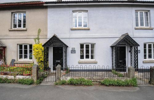 Hobbs Cottage - Photo 1