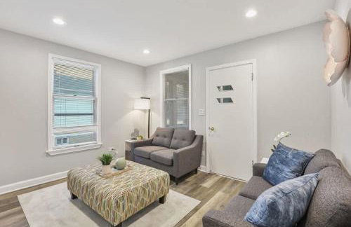 Cozy Chic 4BD 2BA Home in St Charles - Foto 23