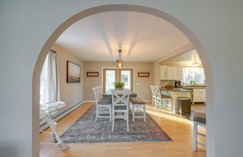 Spacious Eagle Lake Home with Fireplace and Deck - Foto 7