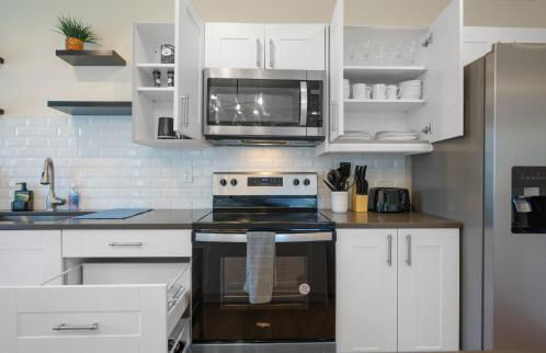 Spacious House in Prime Location - Photo 18