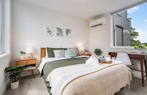 Perch - Urban Reflection 18 - Photo 1