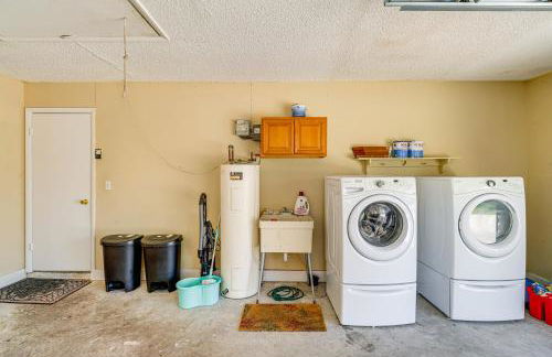 1 Mi to Dtwn Stuart Bright Home with Pool and Spa! - Photo 29