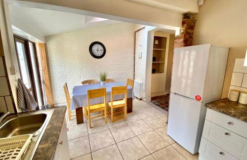 EasyRest House 1 Grantham - 6 Beds & Free Parking - Spacious & Comfy - Access to A1, Town Centre & Shops - Foto 12