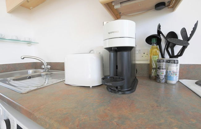 2 Bed Apartment Overlooking Water - Foto 50