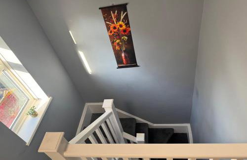 2 Bedroom Home with Free Parking & Fast Wi-Fi - Foto 18