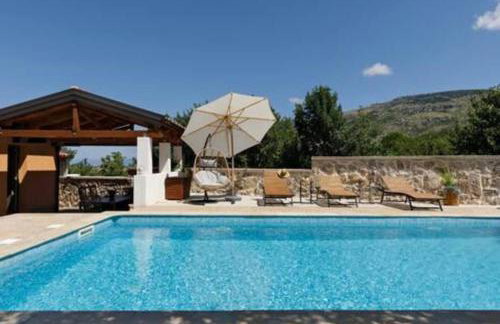 Three Bedroom Holiday Home with Pool - Foto 20