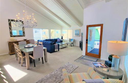 Luv Oceanside Views-1 House to Beach, Boardwalk and Waves-Spacious Rooftop Sun Deck-Plus King Beds too! - Foto 13