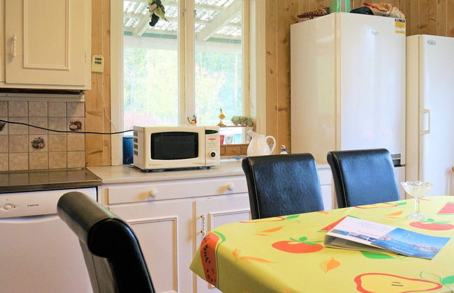 8 Person Holiday Home in Hova - Foto 4