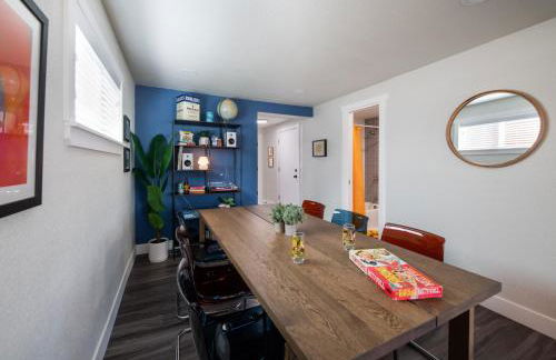 The Yellow Door Denver - Mid Century Design & Comfort - Foto 8