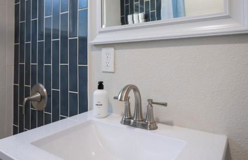 Mid-Century Modern Home - Hot Tub and Game Room - Foto 66