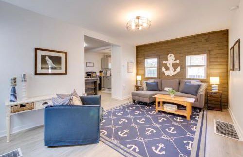 Walk to Lake Nautical Akron Cottage with Deck! - Foto 6