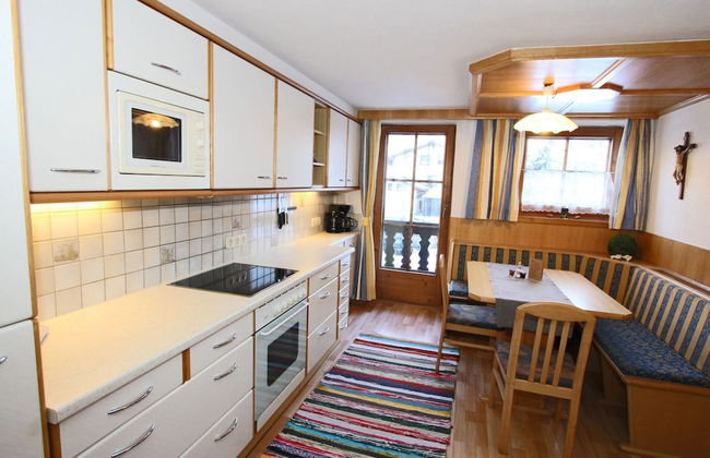 Spacious Holiday Home Near Ski Area in Kaltenbach - Foto 21